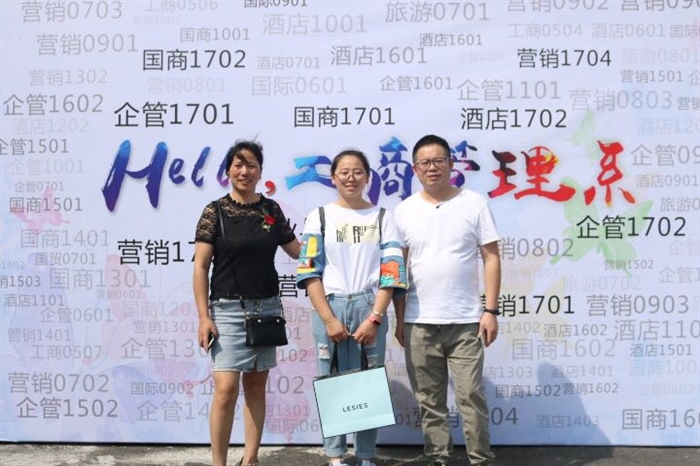 808212878.jpg 808212878.jpg