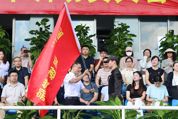 授旗1.jpg